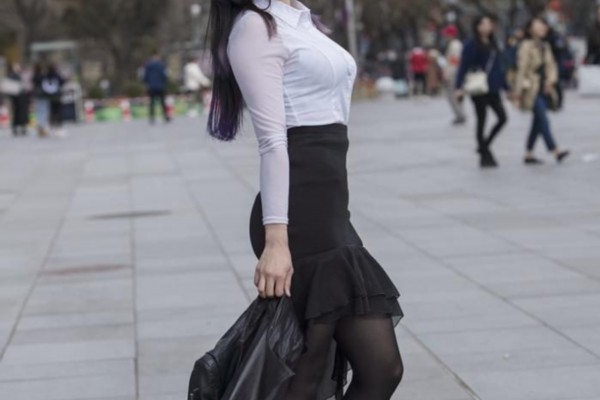 杭州，作为中国东部的一个风景如画的古城，以其秀美的天然风光和深厚的文化秘闻吸引着无数游客。在快节奏的当代生存中，人们越来越注意康健和休闲，而杭州的留宿旅店不但提供了舒服的栖息之地，更通过桑拿按摩服务，让游客在养生之旅中找到身心均衡。